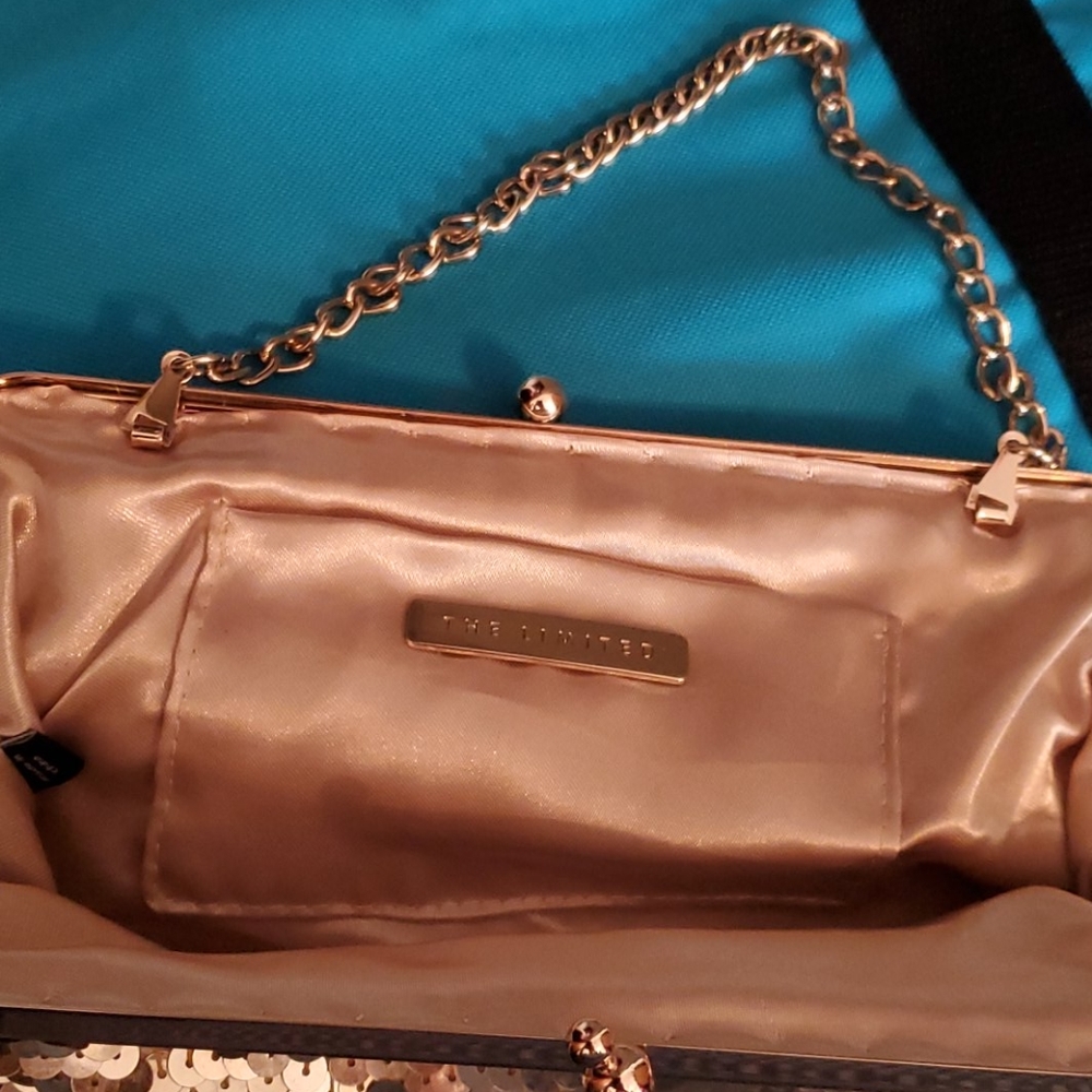 Gold sequined clutch - Picture 4 of 4